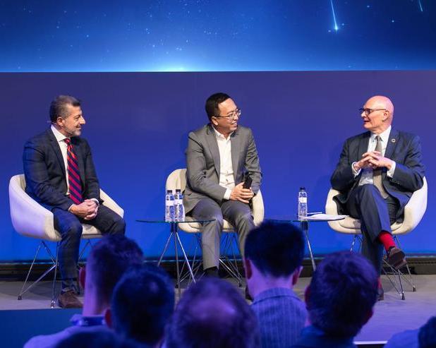 Huawei выпустит революционный ПК с искусственным интеллектом и прорывными функциями / Мероприятия и выставки / iXBT Live